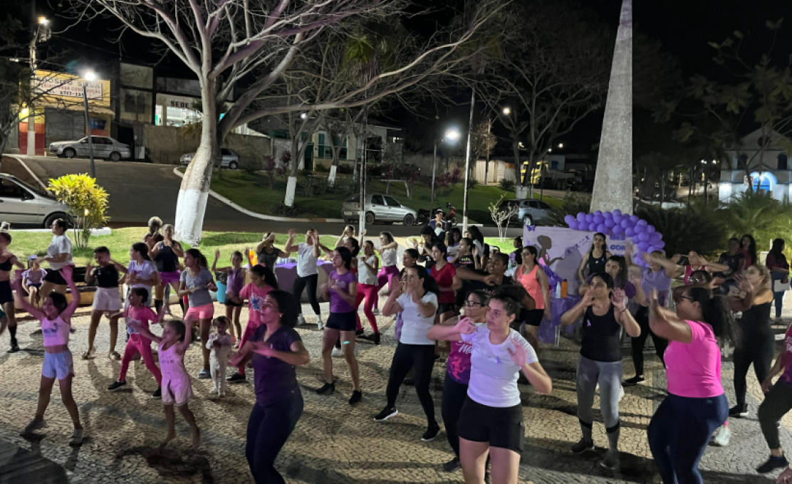 AULÃO NA PRAÇA REÚNE COMUNIDADE EM MOVIMENTO PELA VALORIZAÇÃO DA VIDA E COMBATE À VIOLÊNCIA